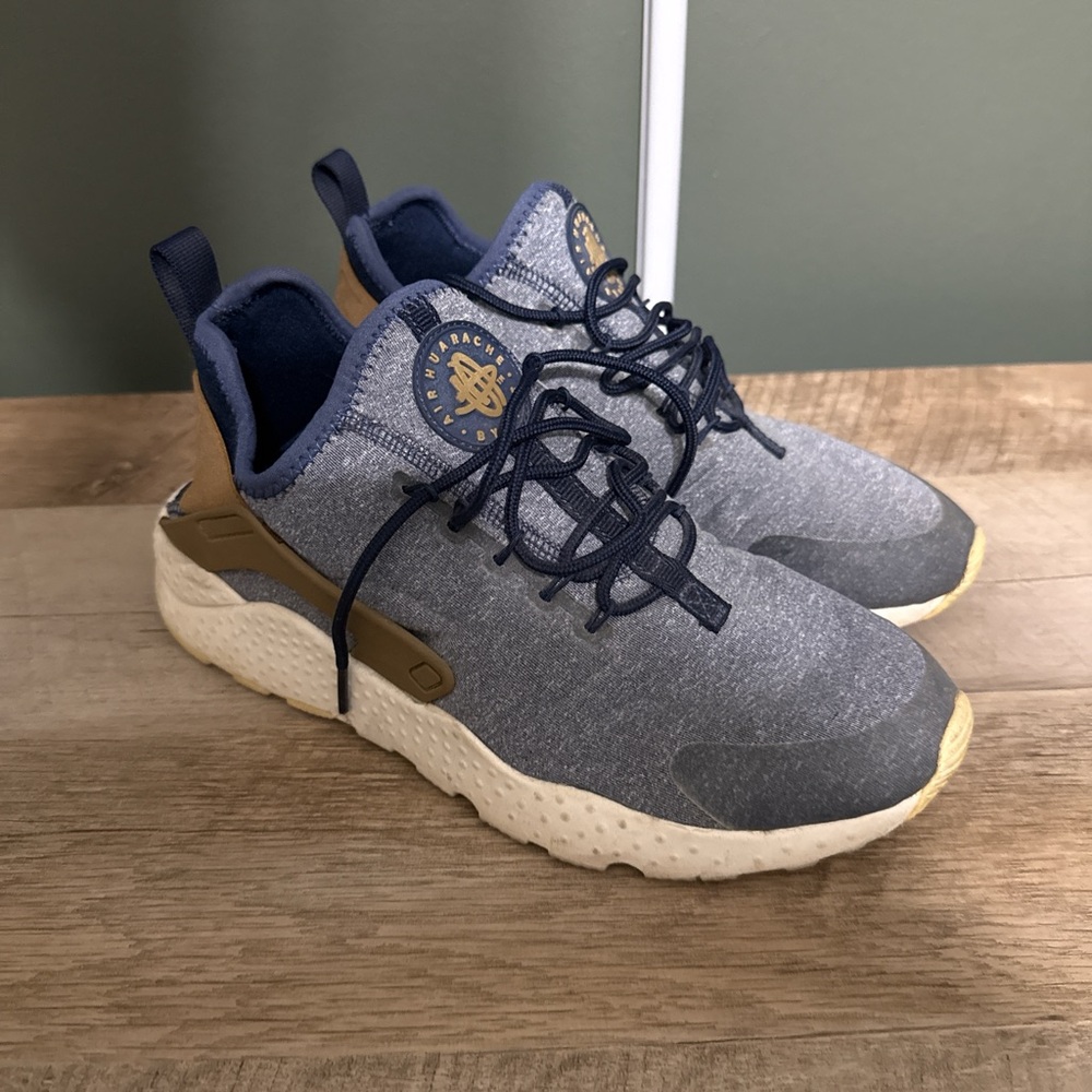 Women’s Nike Air Hauache Running Shoes 8.5